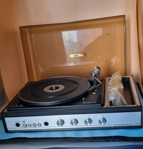 Platine vinyle amplifiée